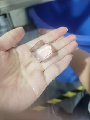 เครื่องขายน้ําแข็ง Haloo ผู้จําหน่าย เครื่องขายน้ําแข็ง 24 ชั่วโมง