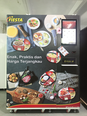 -18 ℃ตู้หยอดเหรียญแช่แข็ง Frozem Meals Vending Machine พร้อมเครื่องทำความร้อนอย่างรวดเร็ว 45 วินาที